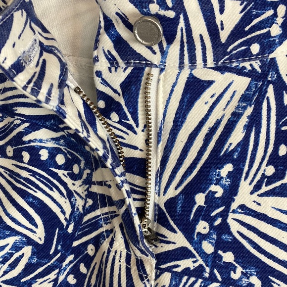 J. McLaughlin, Size 0 Blue and White print stretch Jeans - Picture 5 of 9